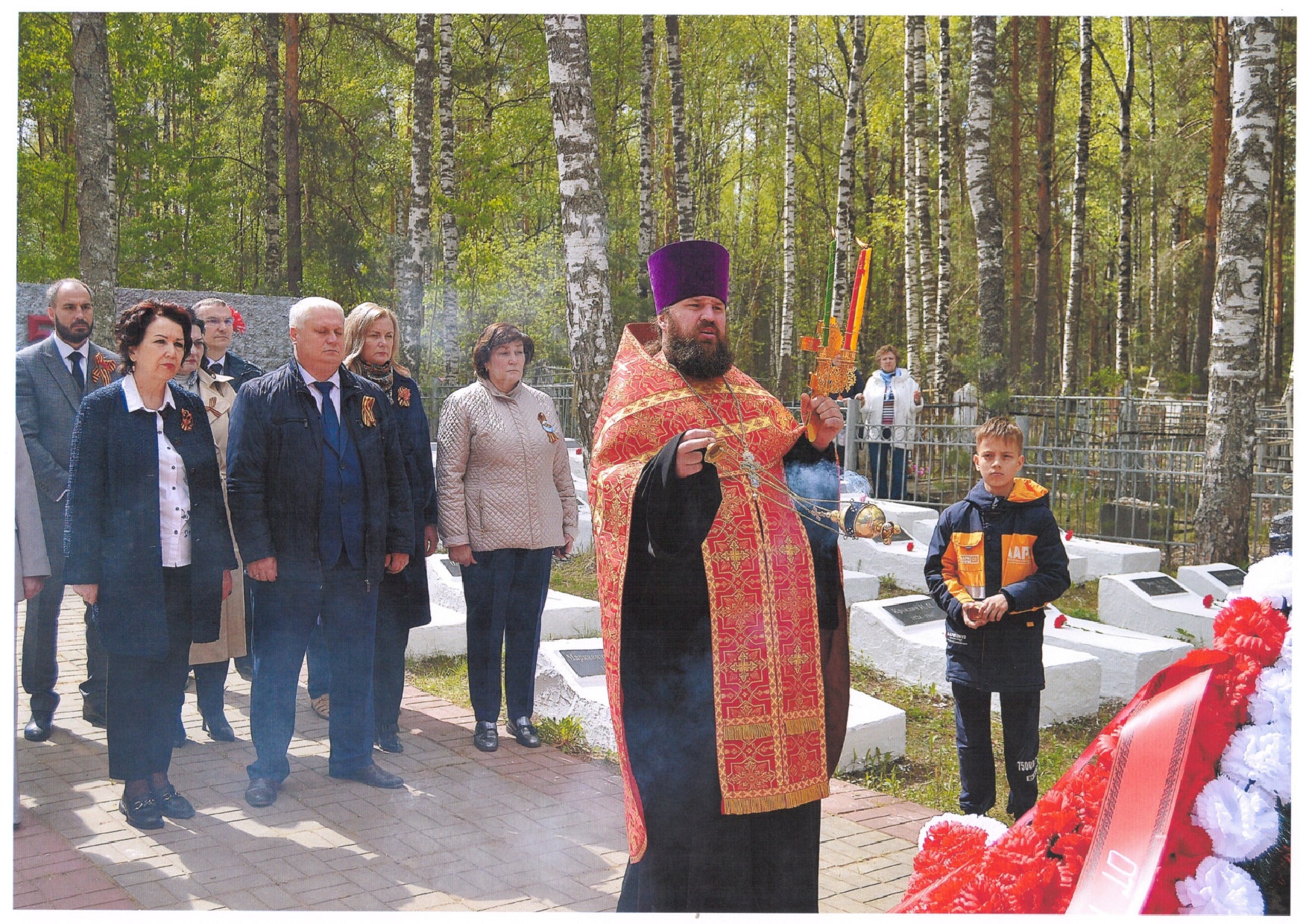 Траурная панихида по убиенным и умершим от ран на братских могилах на старых кладбищах 08.05.2025 фото И.А.Ежковой